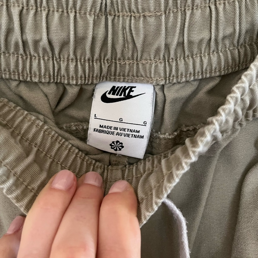 Nike Mens Kaki Shorts Size L